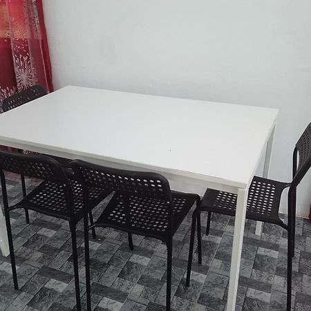 Homestay Idaman B B With 2 Room Aircond 2 Quen Bed And Not Sharing Room -Privacy Куала-Тренгану Екстер'єр фото
