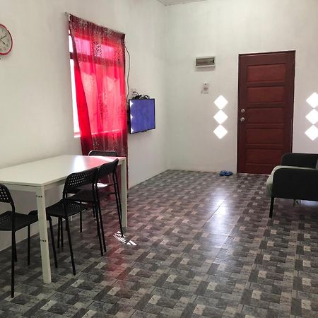 Homestay Idaman B B With 2 Room Aircond 2 Quen Bed And Not Sharing Room -Privacy Куала-Тренгану Екстер'єр фото