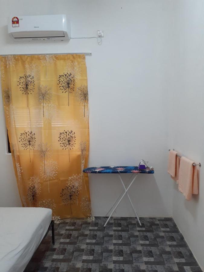 Homestay Idaman B B With 2 Room Aircond 2 Quen Bed And Not Sharing Room -Privacy Куала-Тренгану Екстер'єр фото