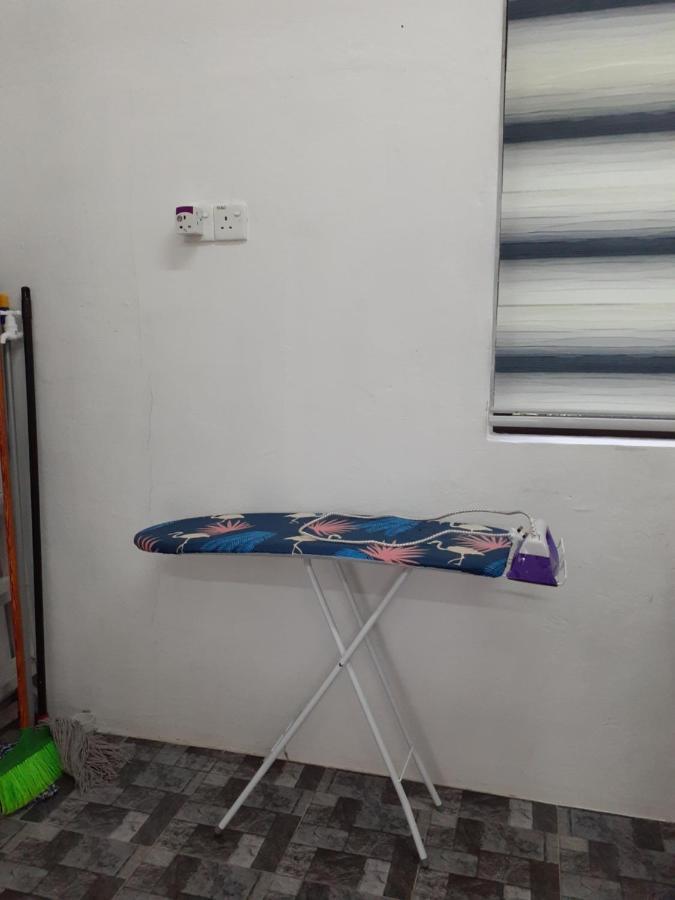 Homestay Idaman B B With 2 Room Aircond 2 Quen Bed And Not Sharing Room -Privacy Куала-Тренгану Екстер'єр фото
