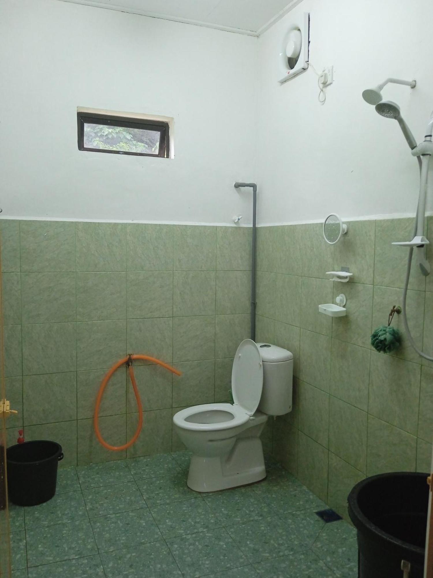 Homestay Idaman B B With 2 Room Aircond 2 Quen Bed And Not Sharing Room -Privacy Куала-Тренгану Екстер'єр фото