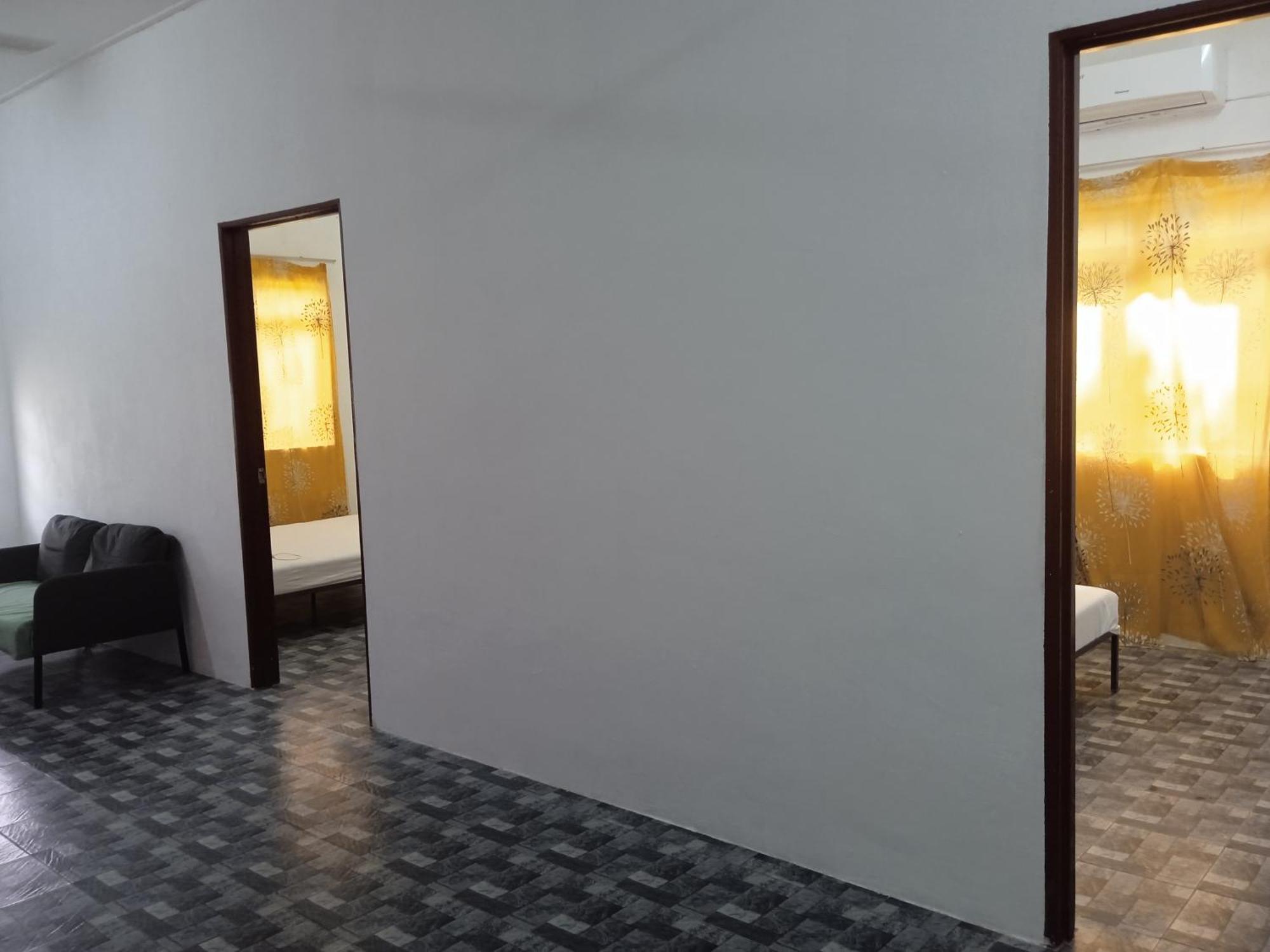 Homestay Idaman B B With 2 Room Aircond 2 Quen Bed And Not Sharing Room -Privacy Куала-Тренгану Екстер'єр фото