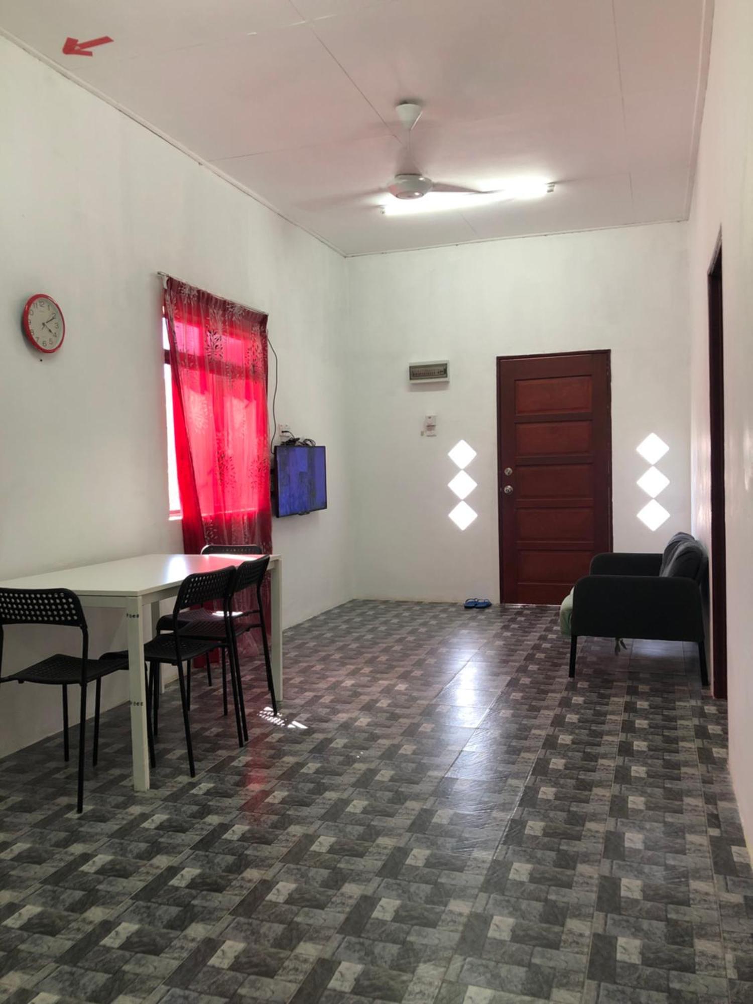 Homestay Idaman B B With 2 Room Aircond 2 Quen Bed And Not Sharing Room -Privacy Куала-Тренгану Екстер'єр фото
