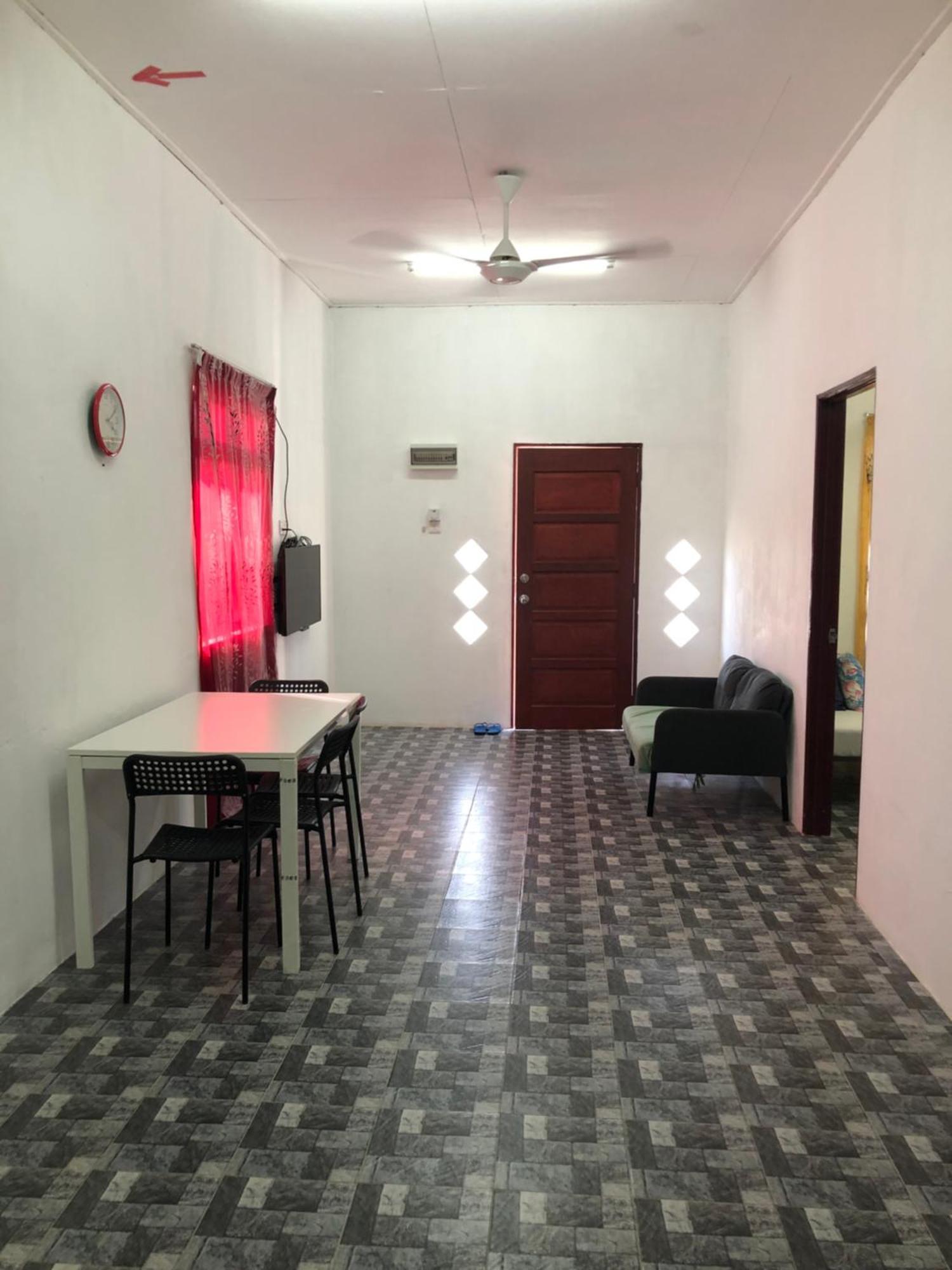 Homestay Idaman B B With 2 Room Aircond 2 Quen Bed And Not Sharing Room -Privacy Куала-Тренгану Екстер'єр фото