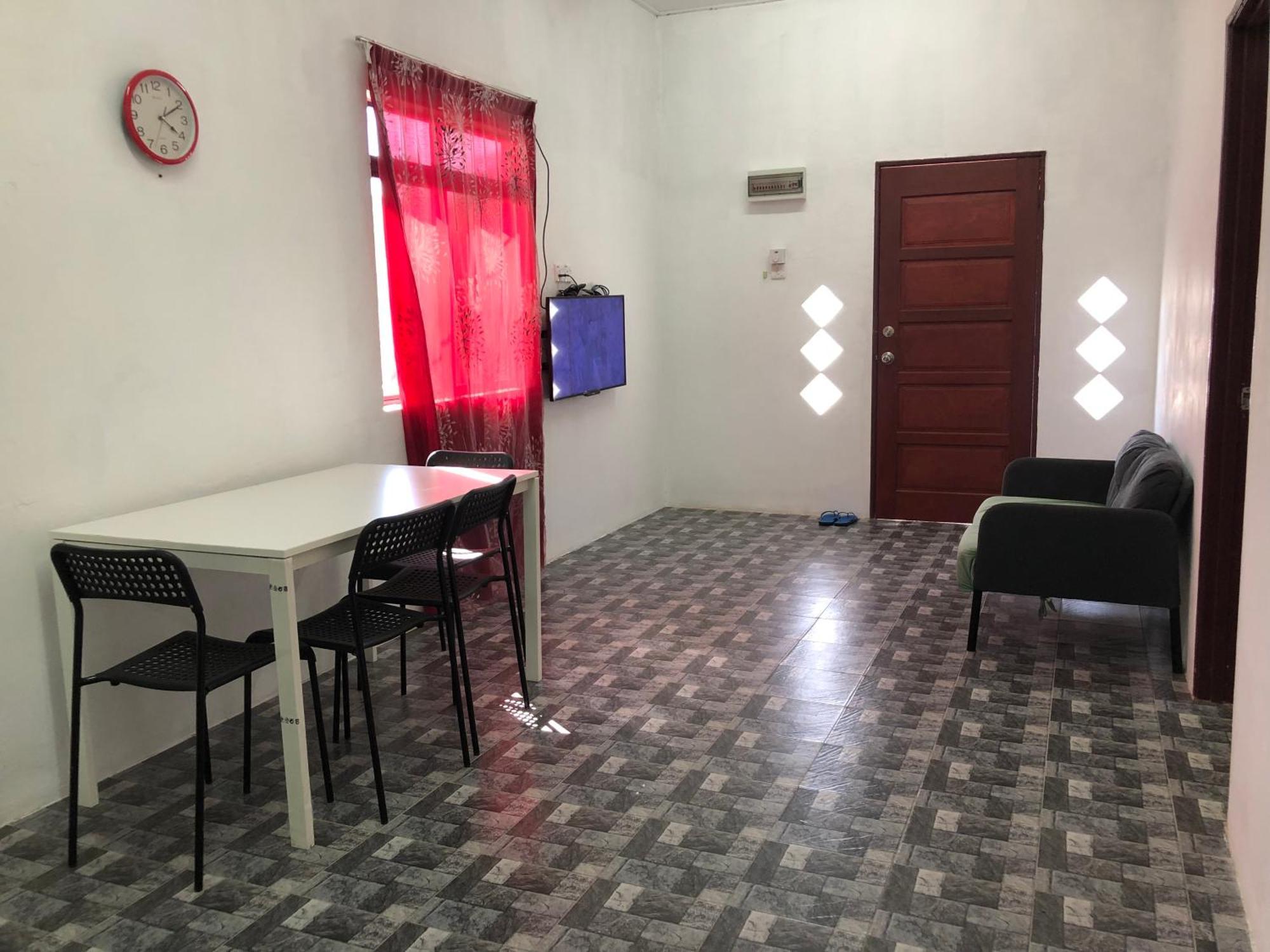 Homestay Idaman B B With 2 Room Aircond 2 Quen Bed And Not Sharing Room -Privacy Куала-Тренгану Екстер'єр фото