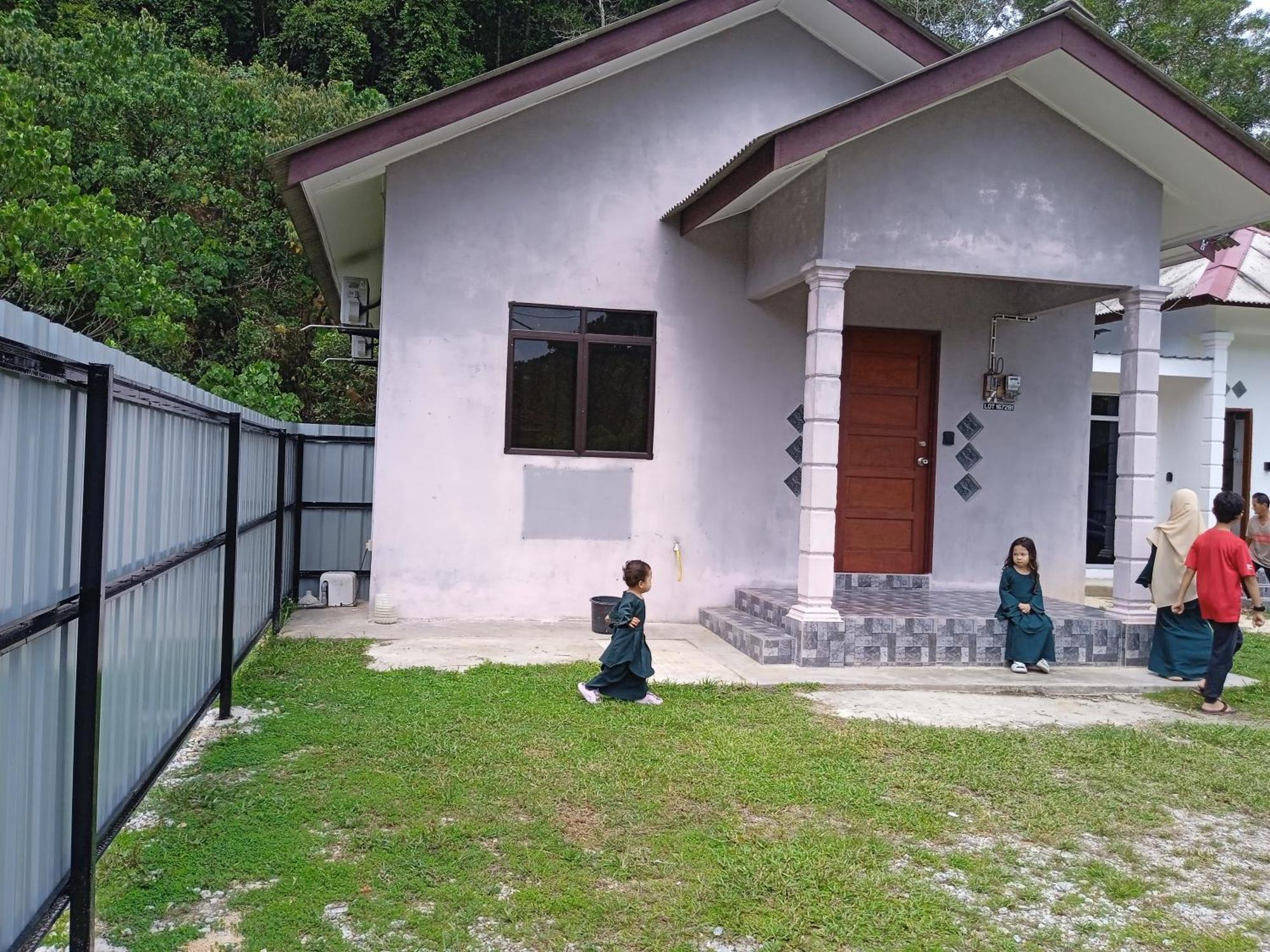 Homestay Idaman B B With 2 Room Aircond 2 Quen Bed And Not Sharing Room -Privacy Куала-Тренгану Екстер'єр фото