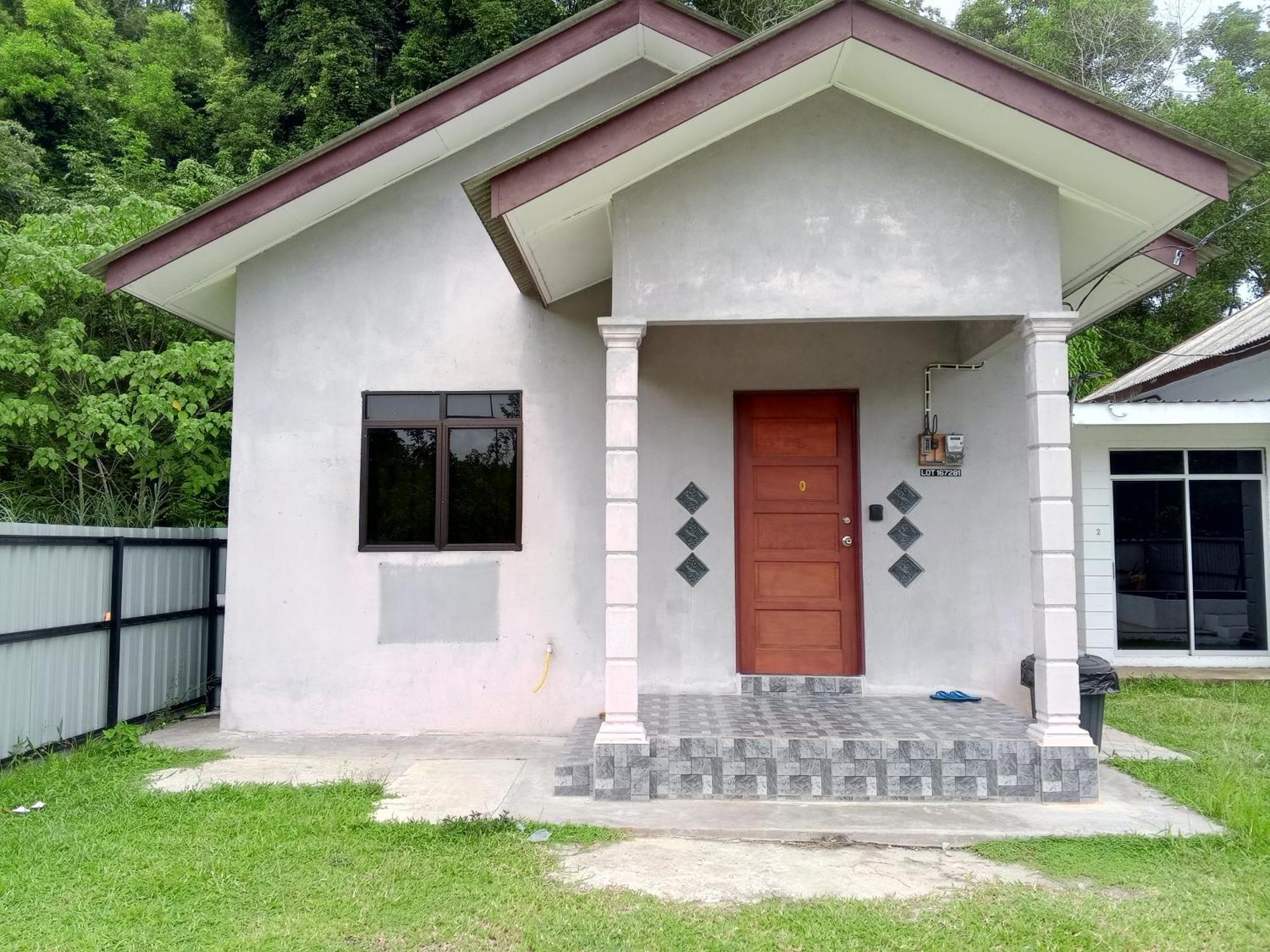 Homestay Idaman B B With 2 Room Aircond 2 Quen Bed And Not Sharing Room -Privacy Куала-Тренгану Екстер'єр фото